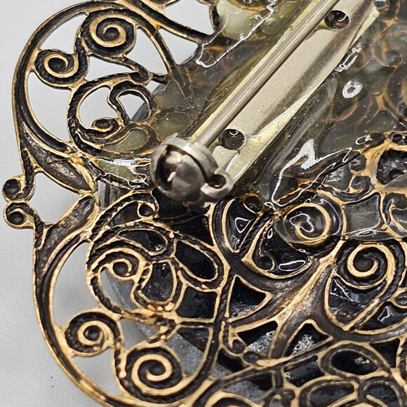 VTG Brooch Victorian Revival Gold Tone Bird Figural Cameo Nest Cottage Retro Pin - Picture 8 of 10